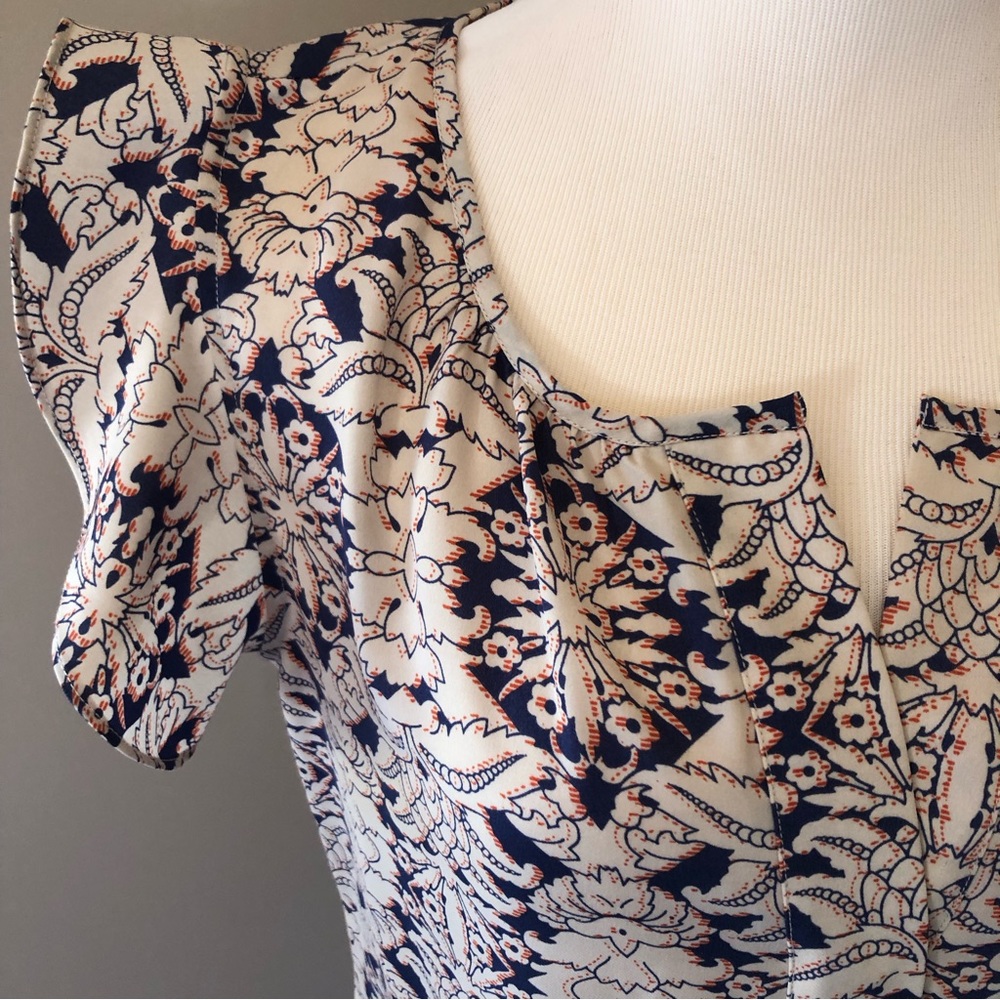 CAbi ruffle flutter sleeve damask floral print blouse XS